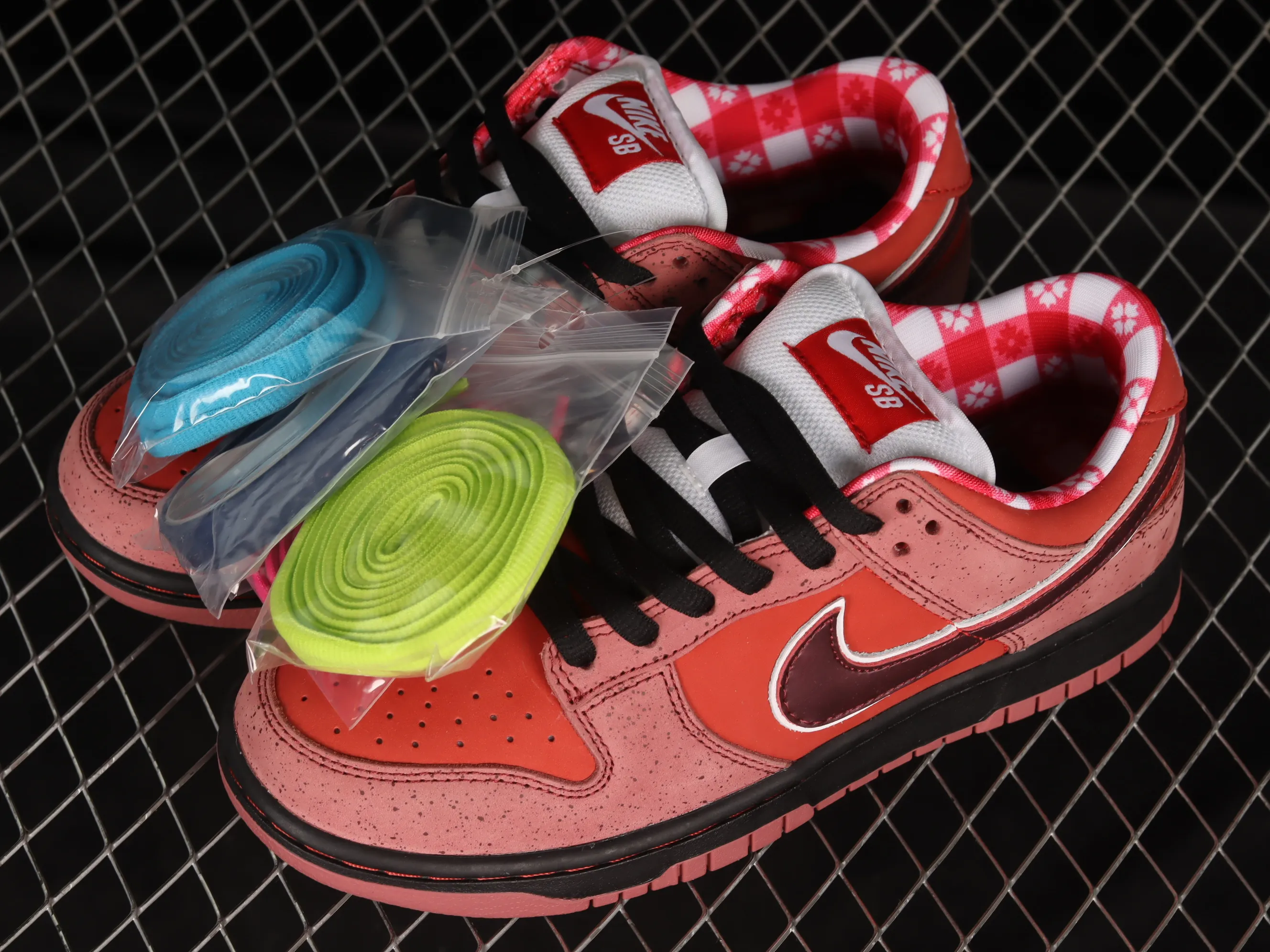 All Categories Nk SB Dunk Series Nk SB Dunk Low Low-top sneakers Pure original version Concepts x Nk SB Dunk Low "Red Lobster" Red Lobster SB low-top sports and leisure sneakers 313170-661